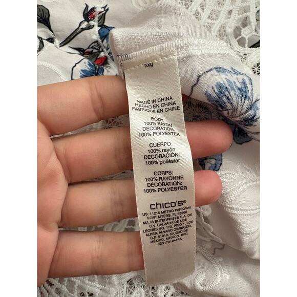 Chico's Embroidered Floral White Knit Lace Top Size 1 US - Picture 3 of 8